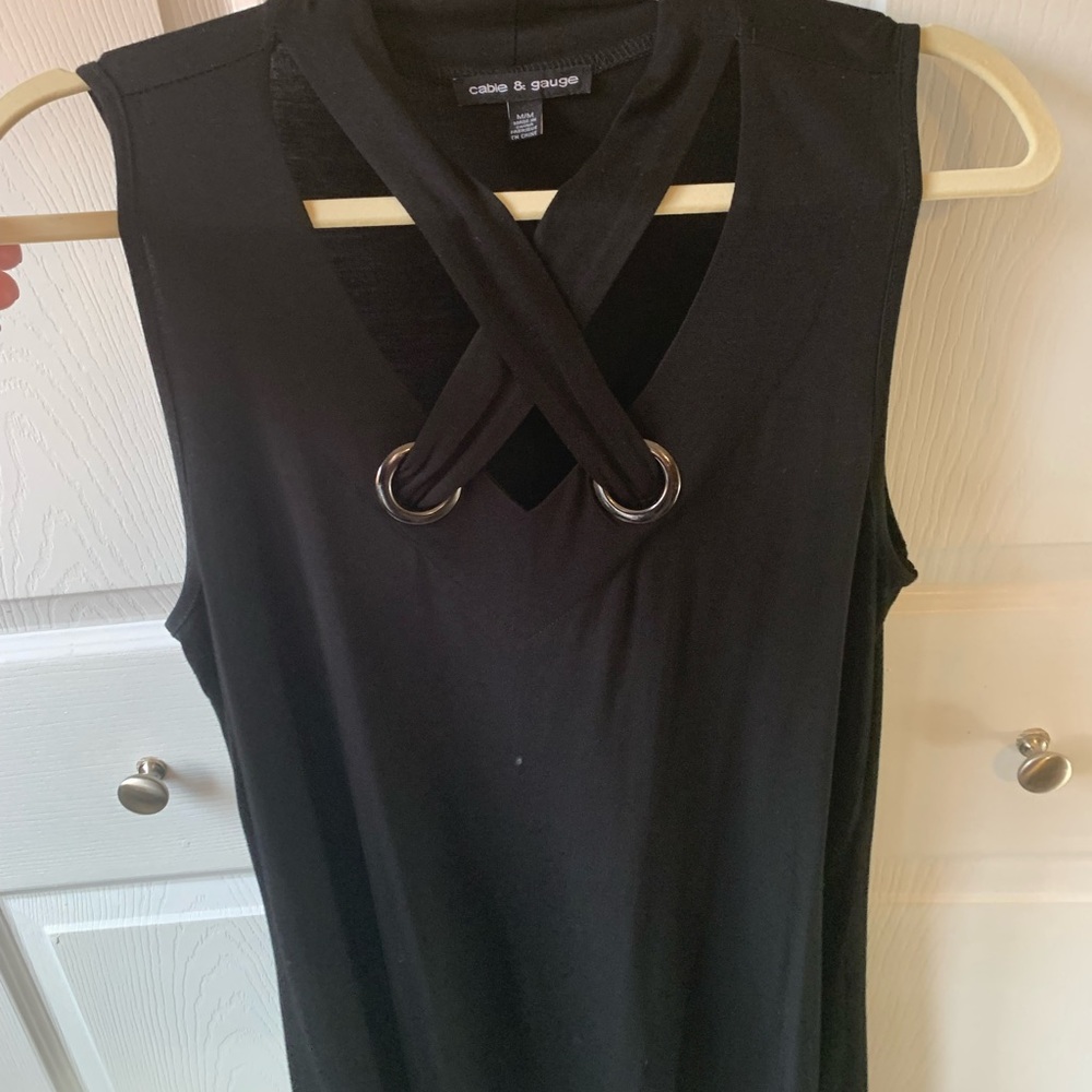 Cable & Gauge Womens Tank, Size Medium, NWOT, Super Cute Cross Front Tank